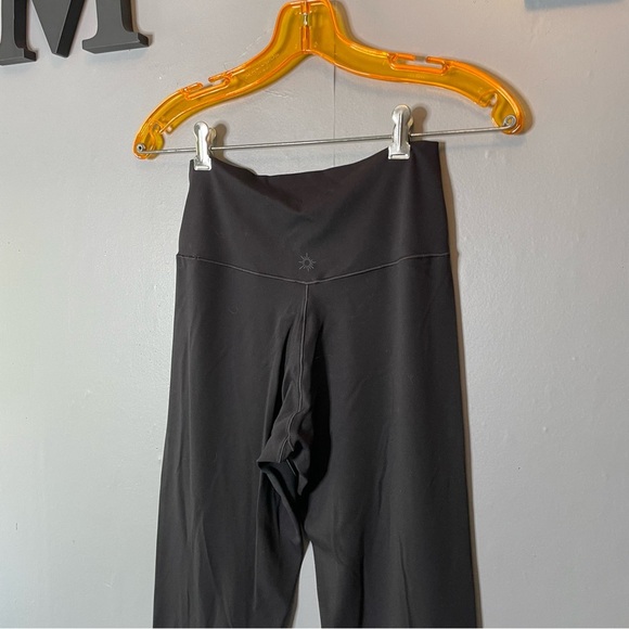 Aerie Women's crossover waist Black leggings size large - Picture 5 of 8